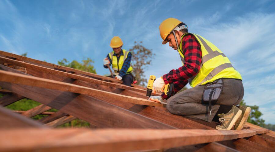 Professional Flat Roofing Installation services in Elyria, OH